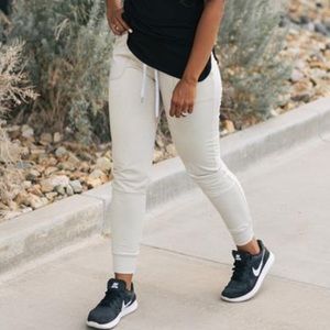 Zyia Oatmeal Cozy joggers